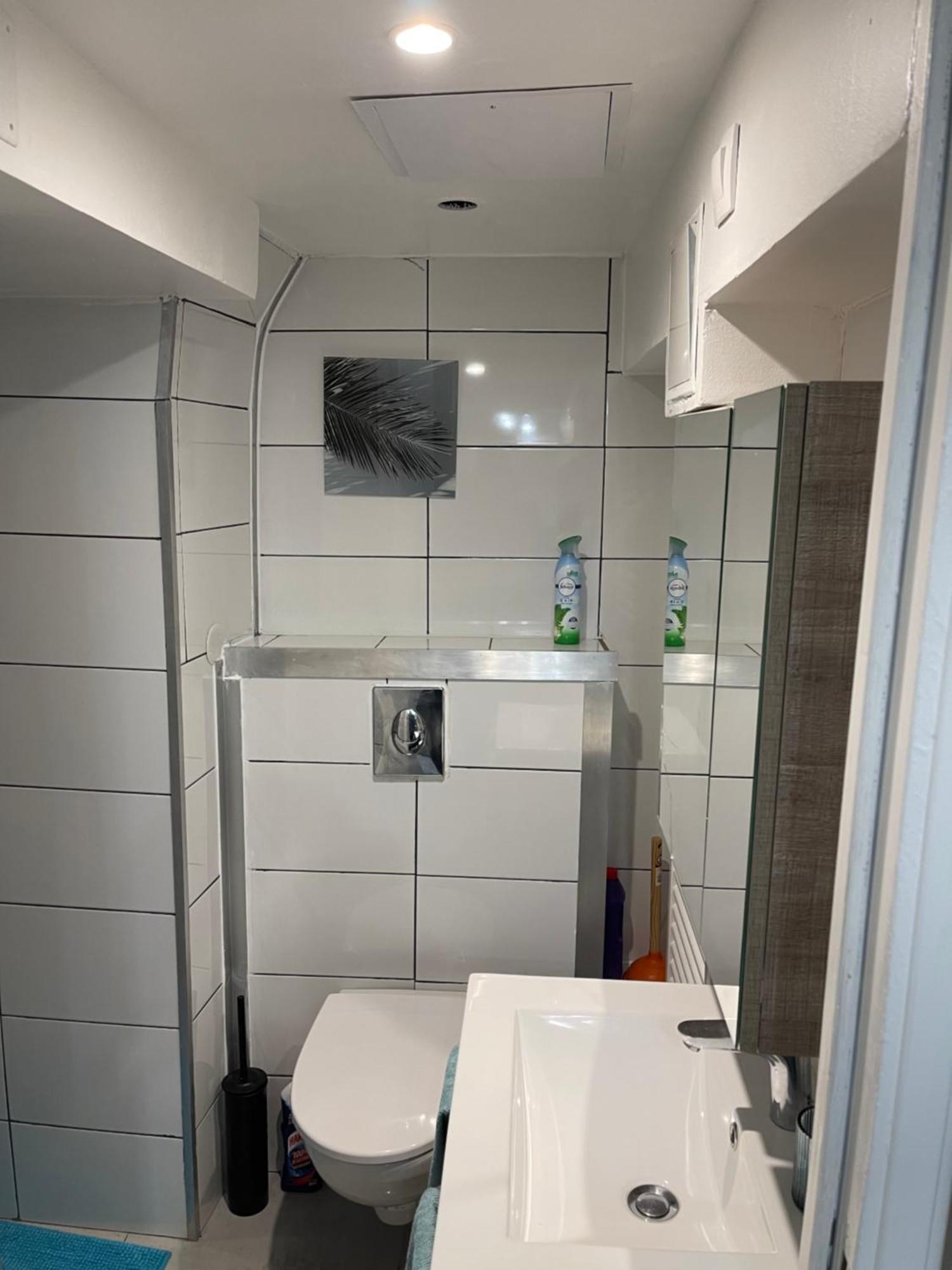 Studio Entierement Equipe A 10 Min De La Defense Suresnes Kültér fotó